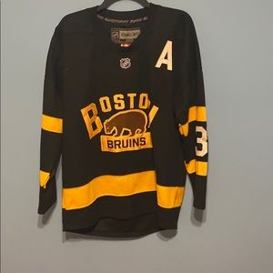 Winter classic Patrice Bergeron LARGE